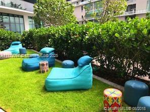 650 NE 32 St # 3806