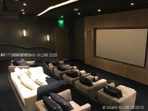 650 NE 32 St # 3806