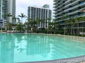 650 NE 32 St # 3806