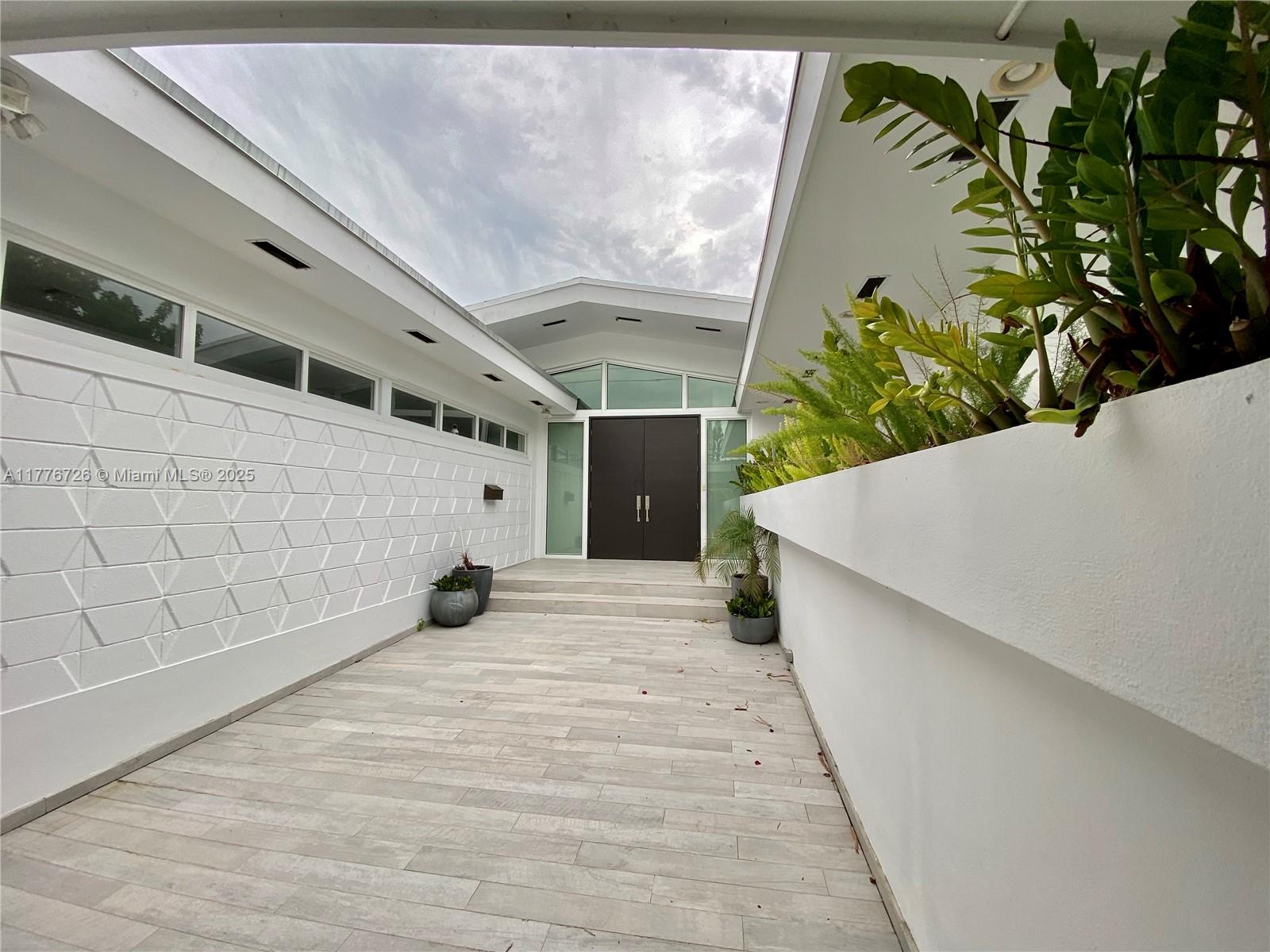 265 N Shore Dr