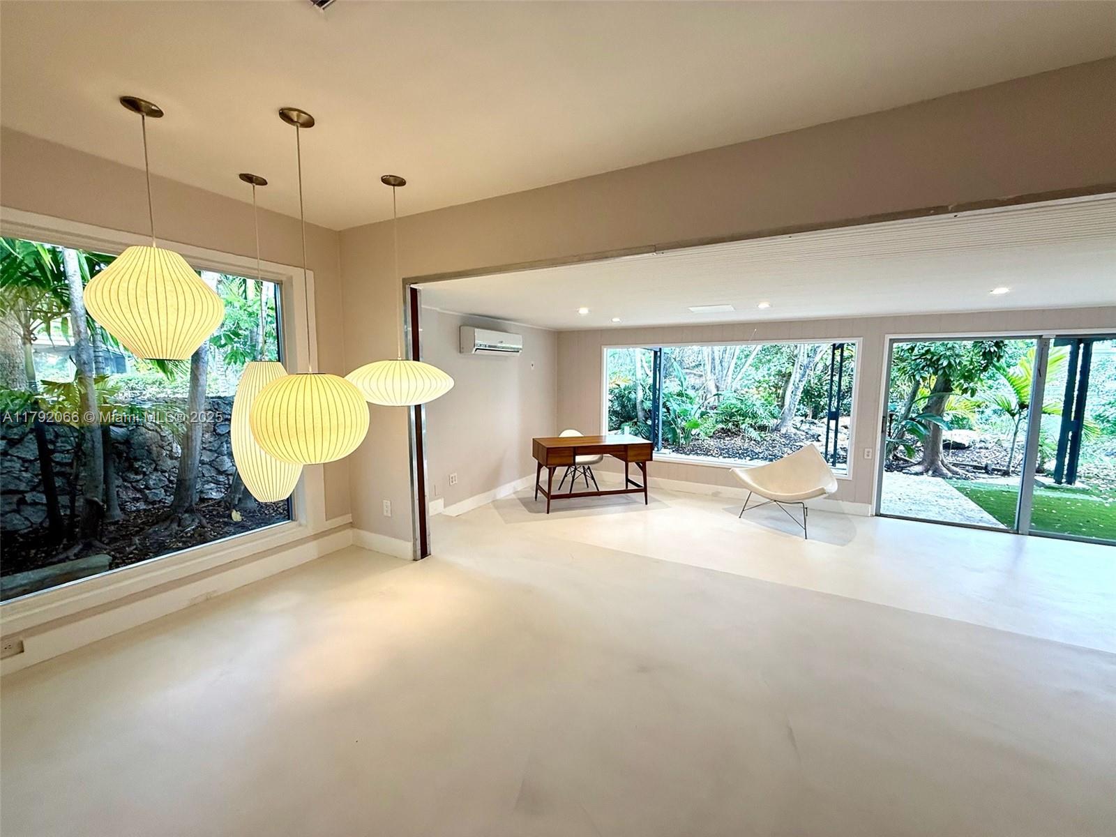 900 S Shore Dr