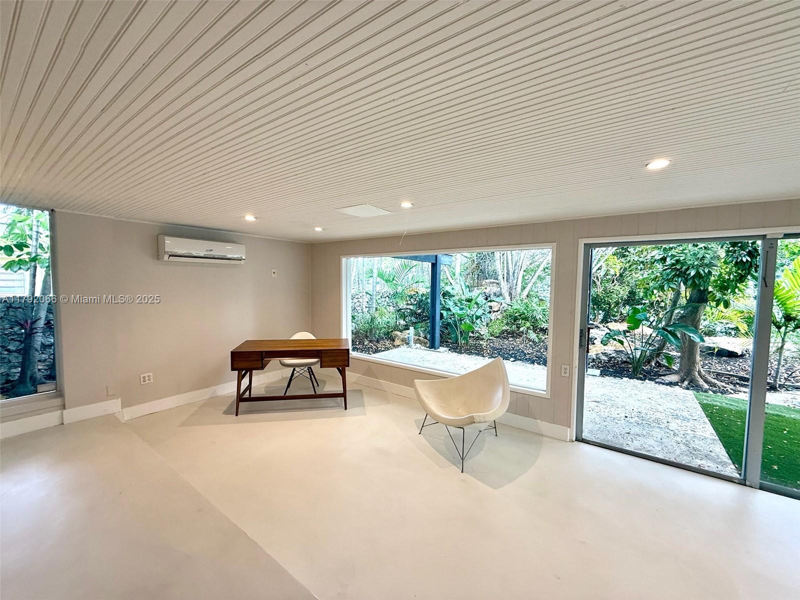 900 S Shore Dr