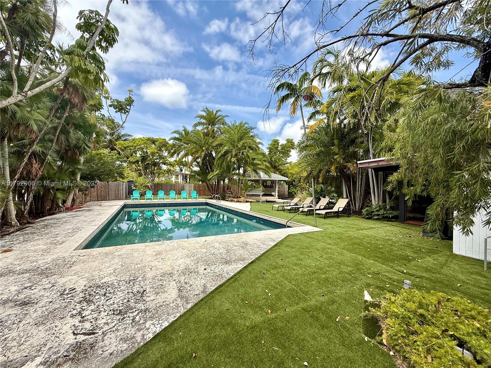 900 S Shore Dr