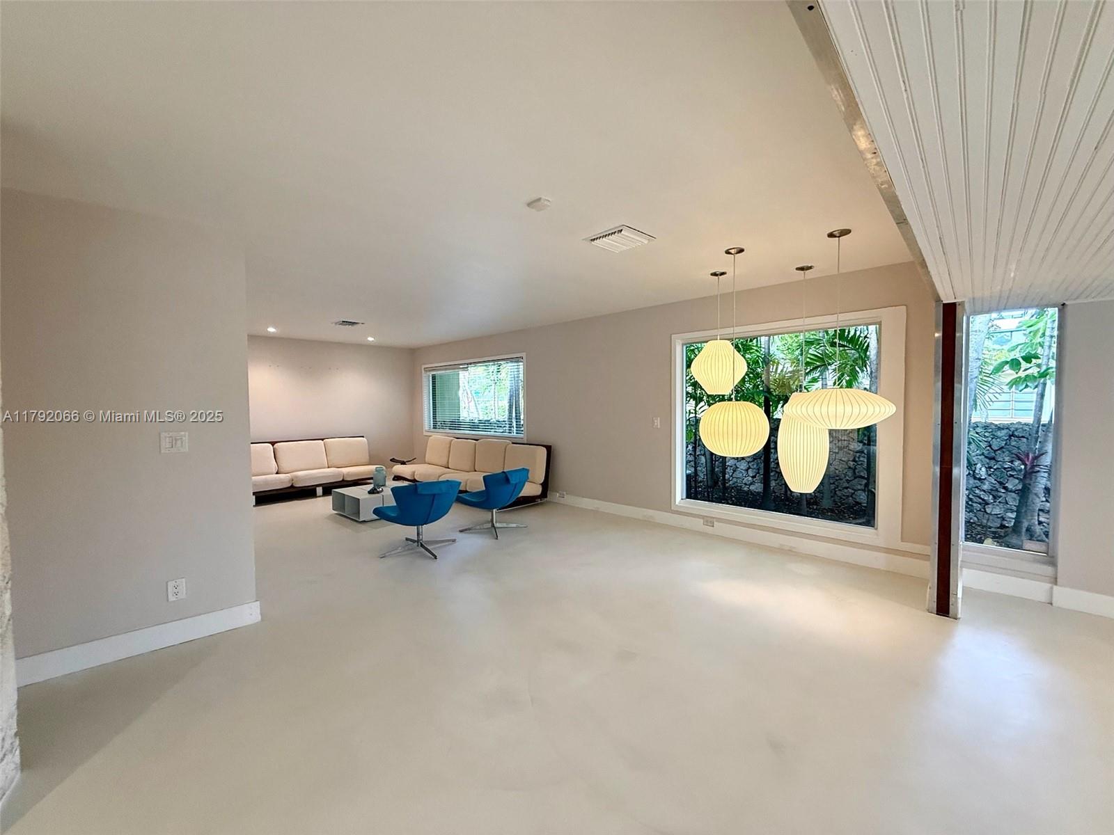 900 S Shore Dr