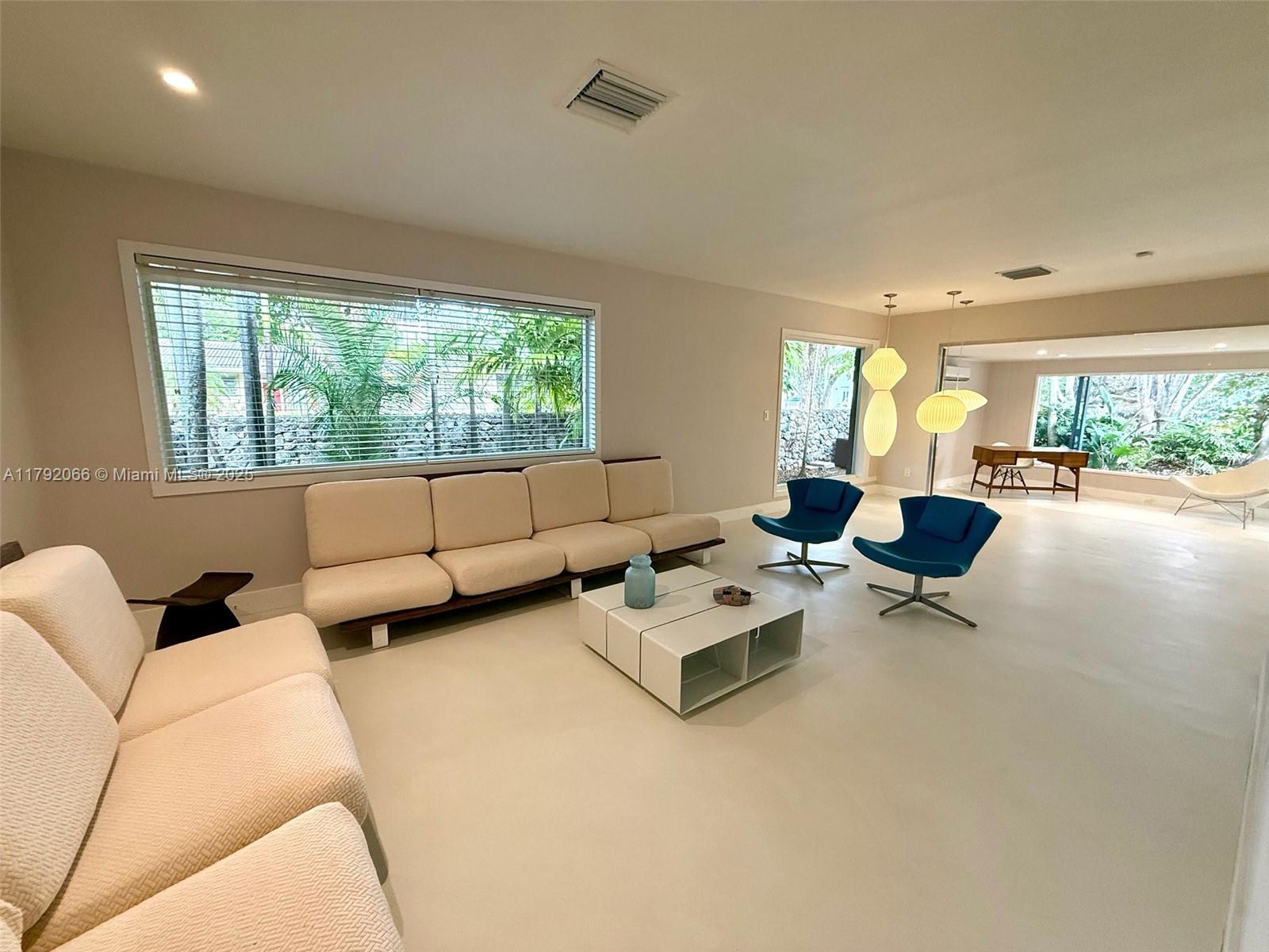 900 S Shore Dr