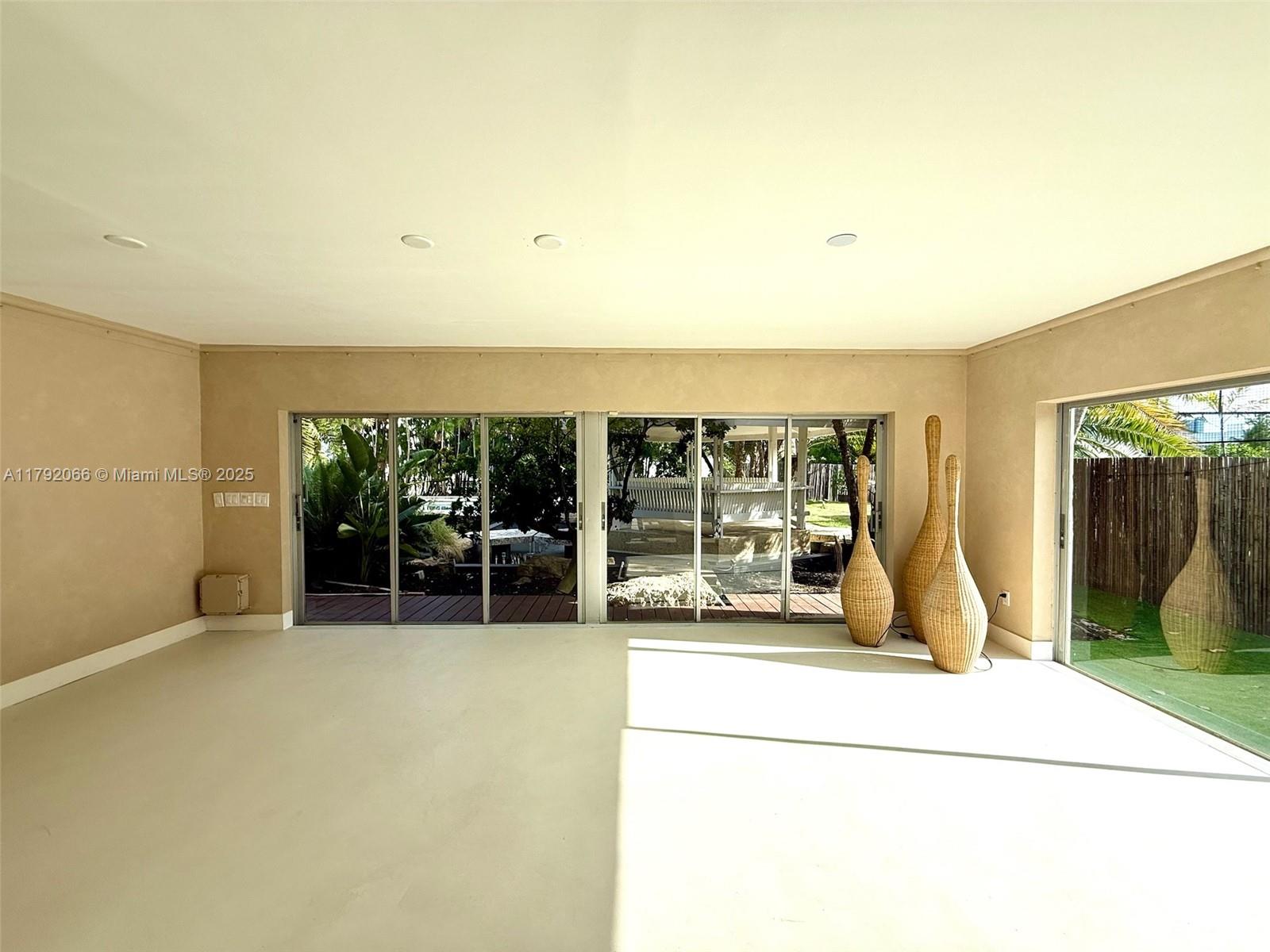 900 S Shore Dr