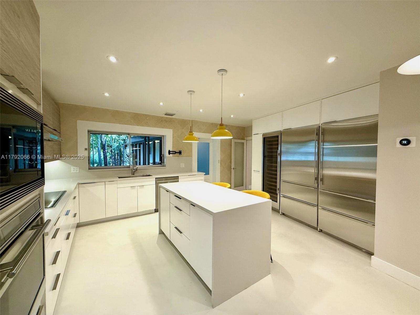 900 S Shore Dr