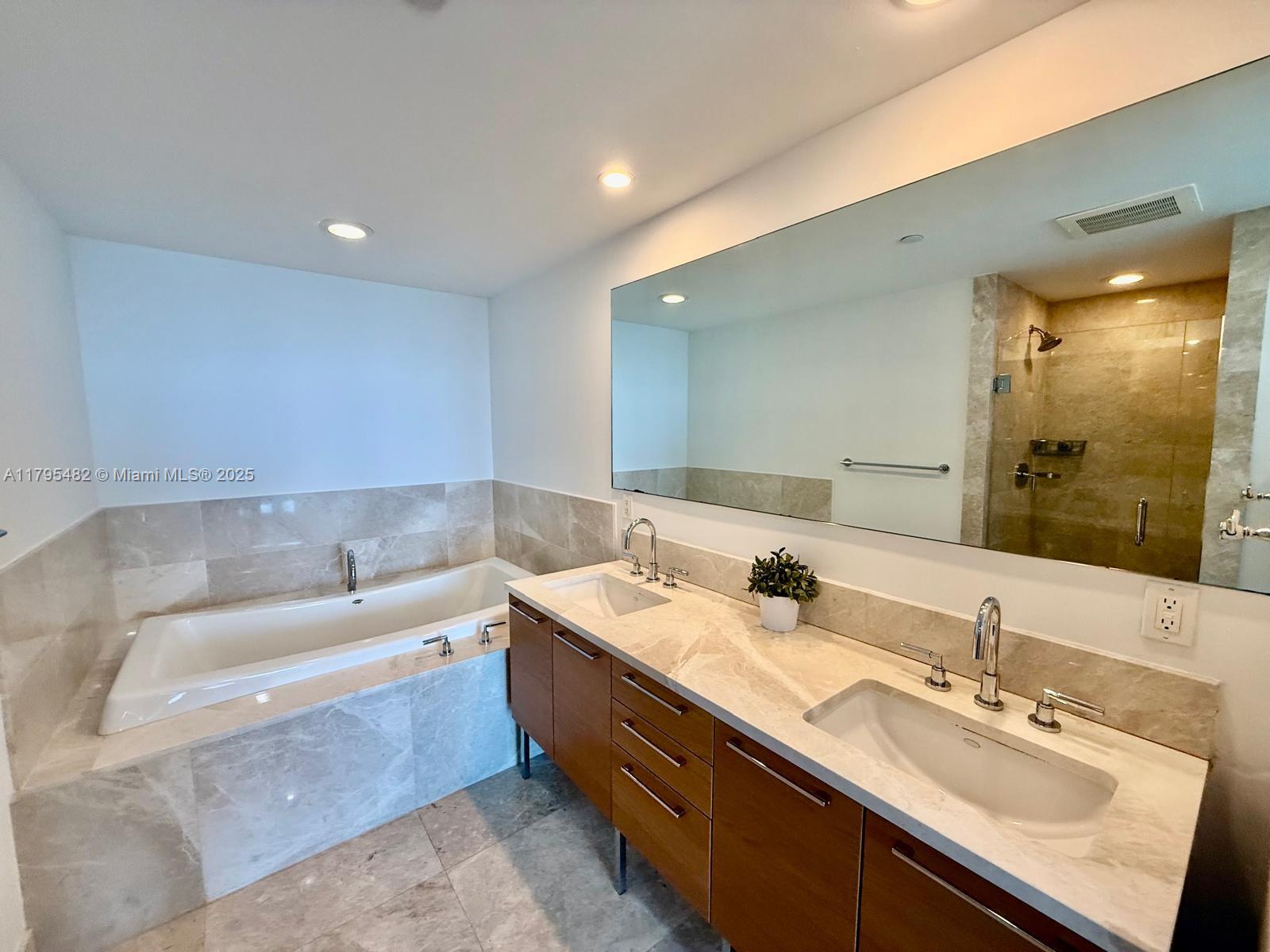 17001 Collins Ave # 1903