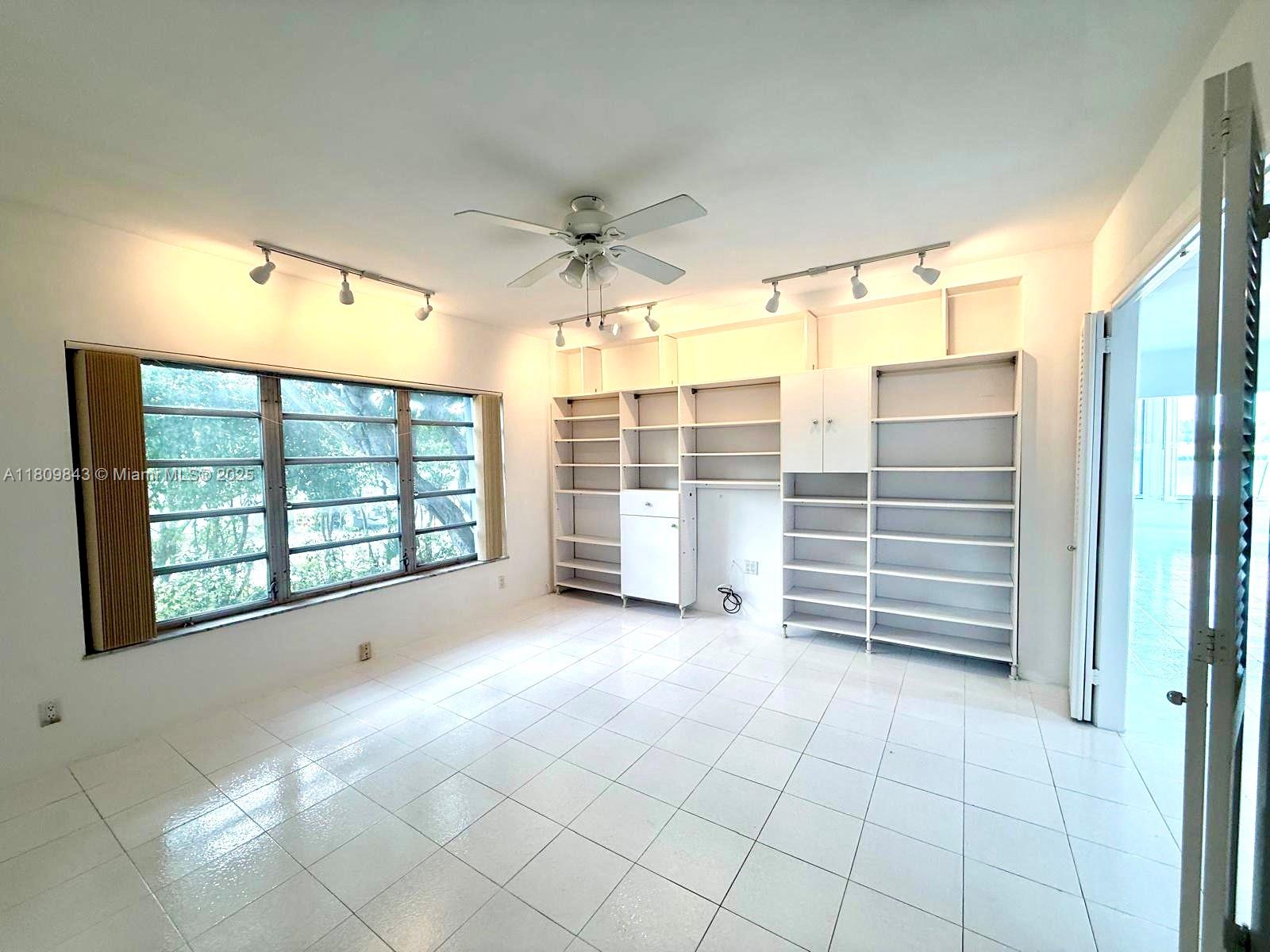 9200 W Bay Harbor Dr # 1B