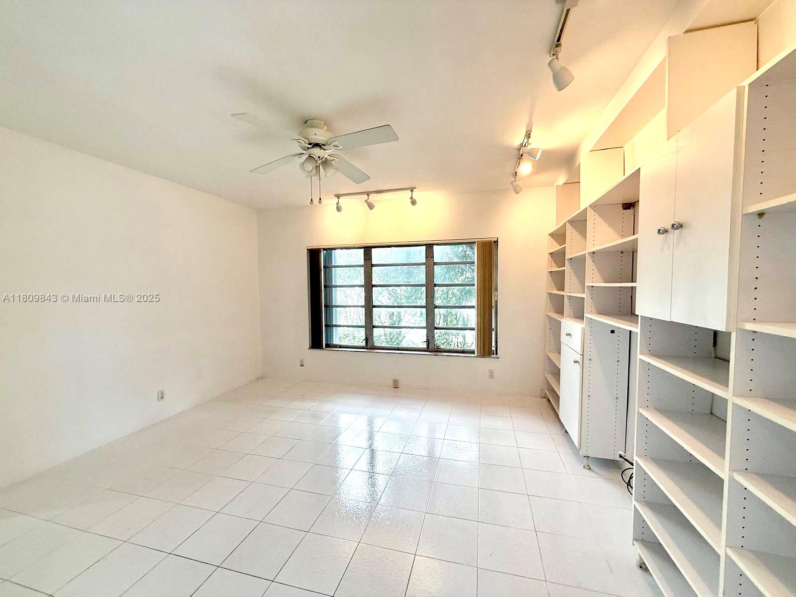 9200 W Bay Harbor Dr # 1B