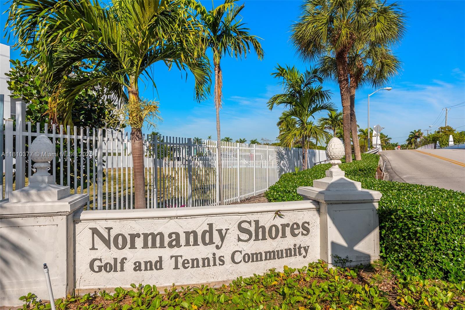 425 N Shore Dr