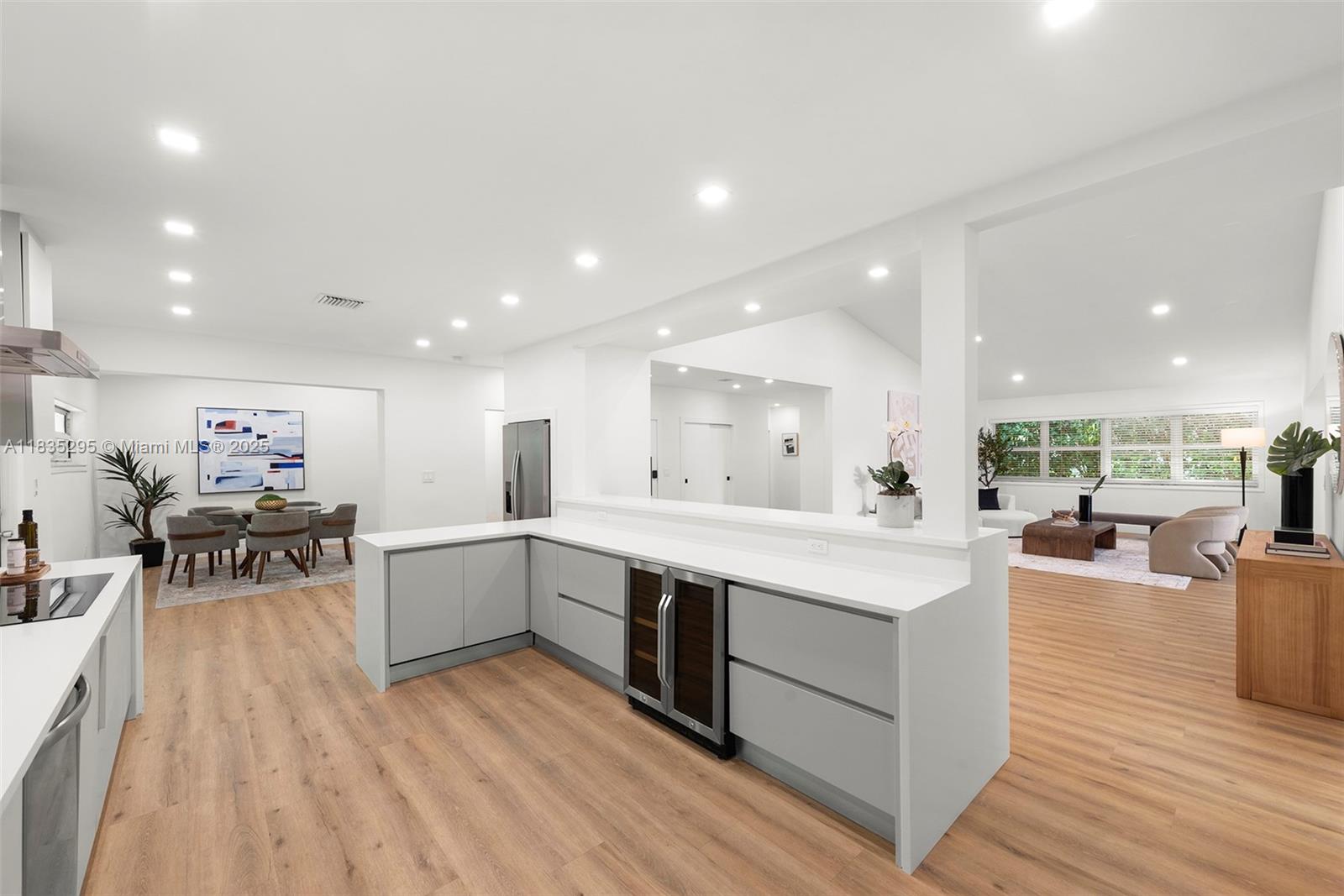 410 S Shore Dr