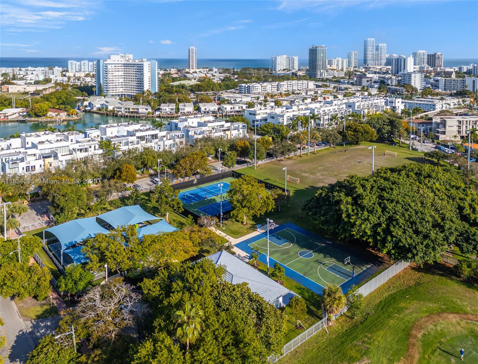 410 S Shore Dr