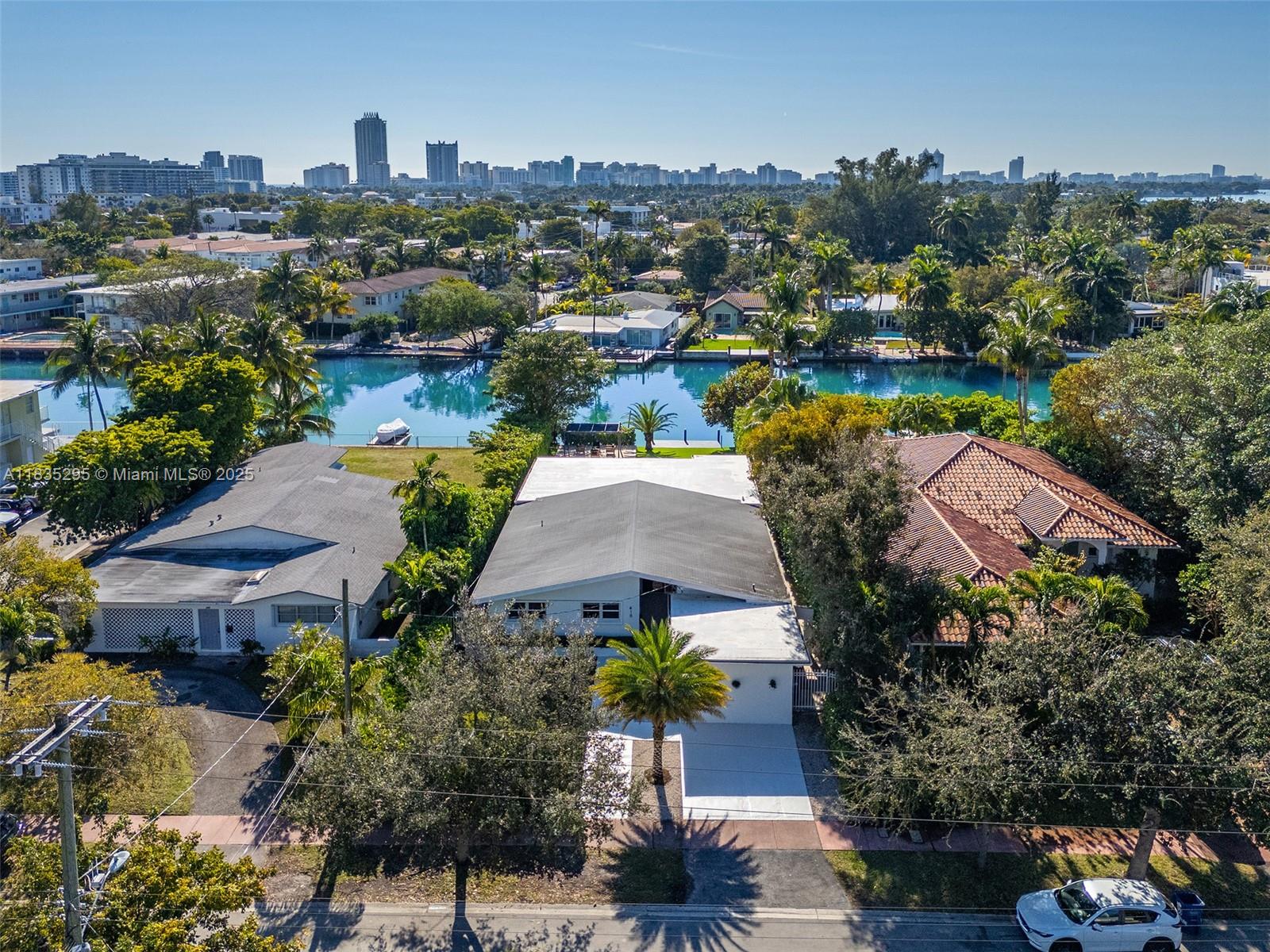 410 S Shore Dr