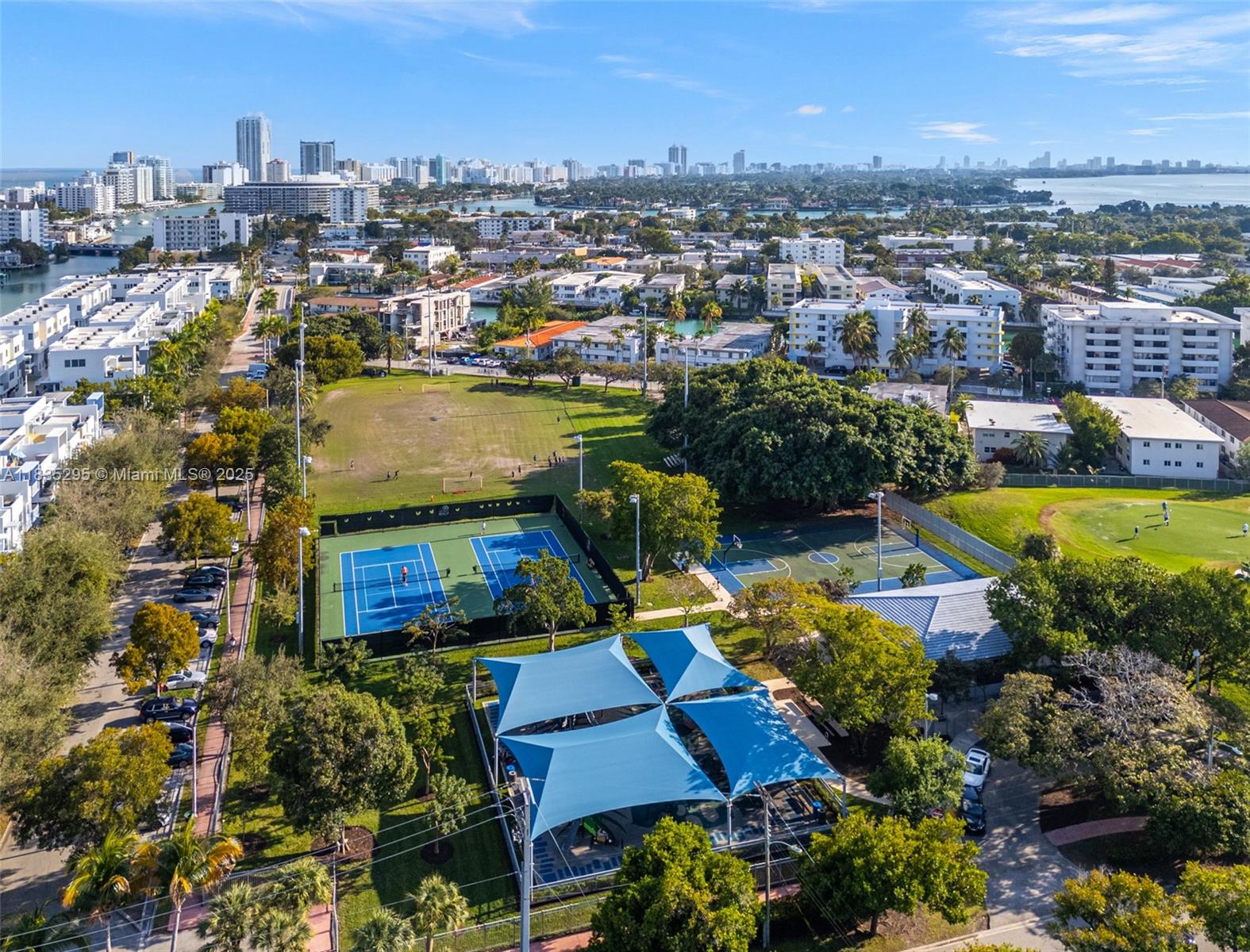 410 S Shore Dr