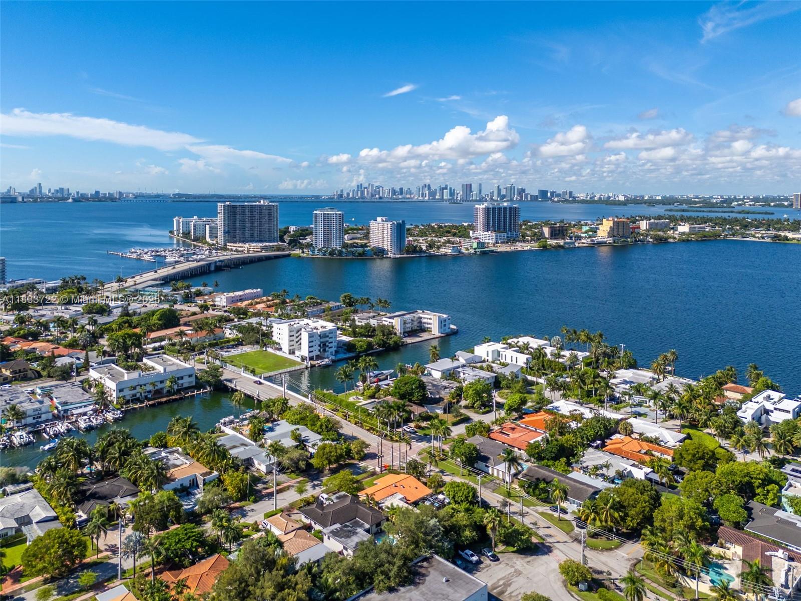 995 S Shore Dr 