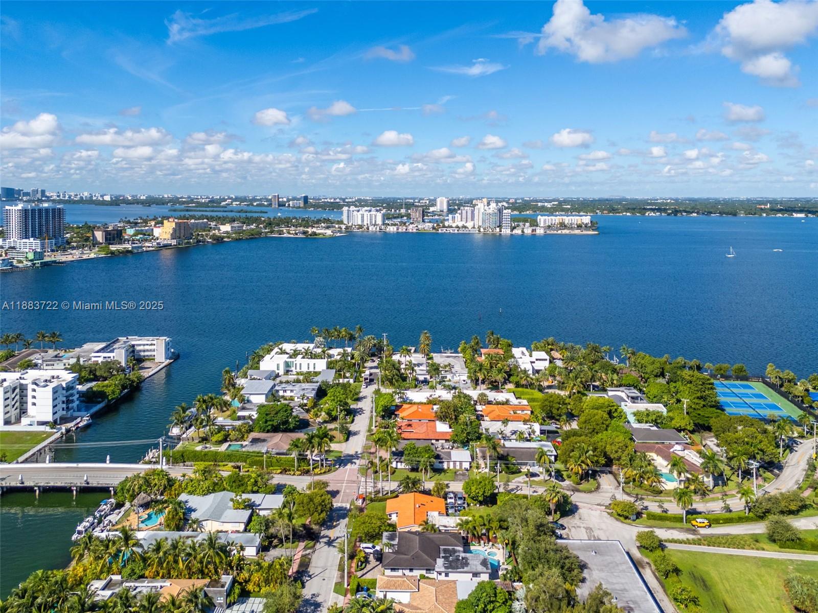 995 S Shore Dr 