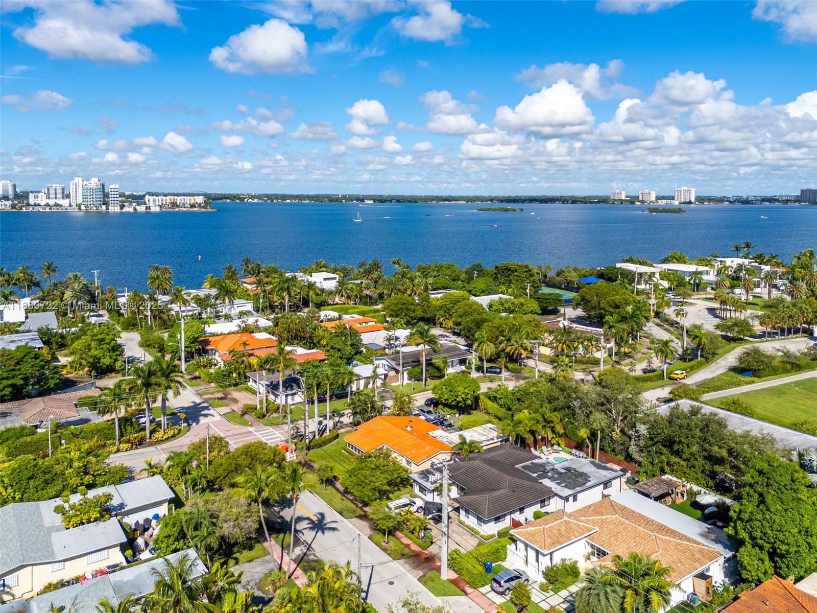995 S Shore Dr 