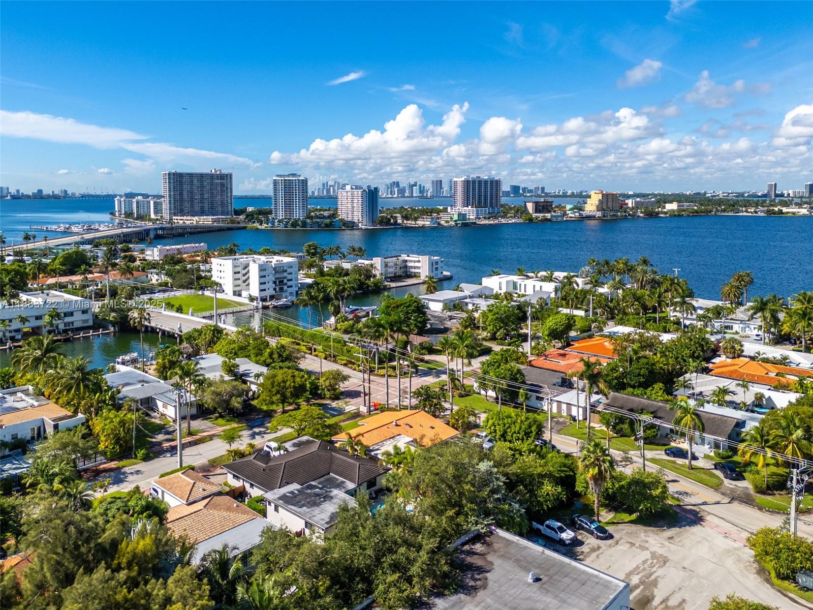 995 S Shore Dr 