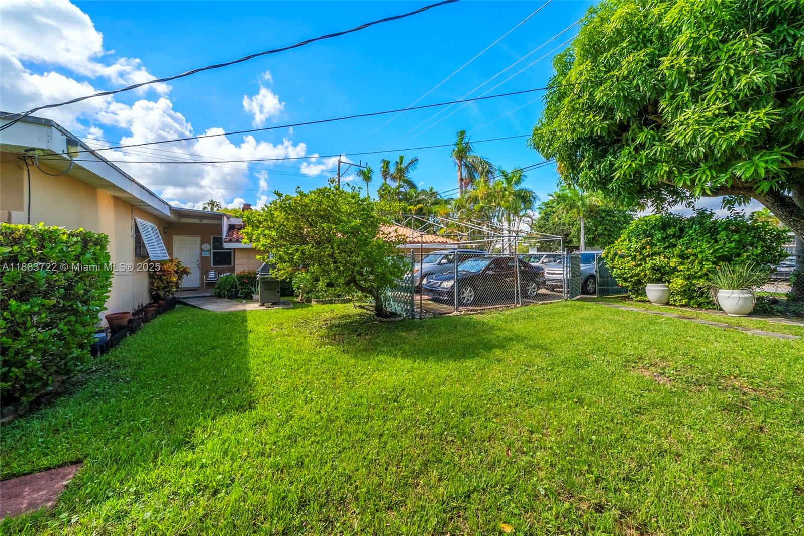 995 S Shore Dr 