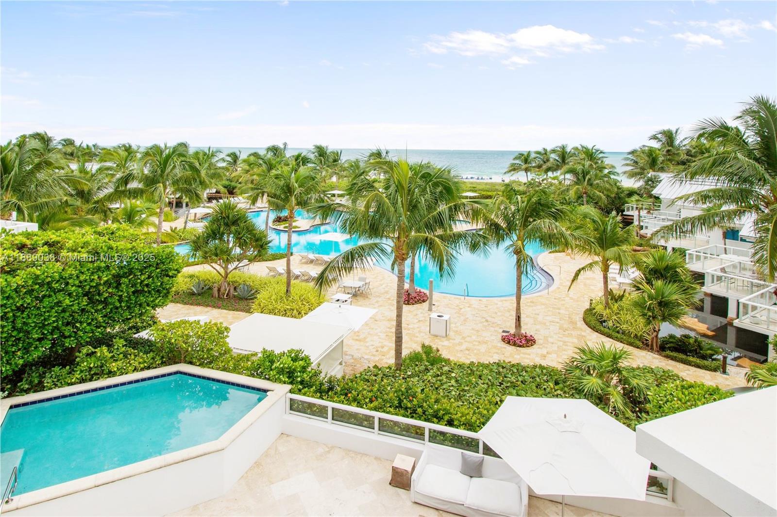 50 S Pointe Dr Unit: TWN2