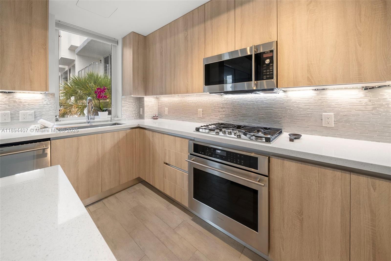 33 N Shore Dr # 33