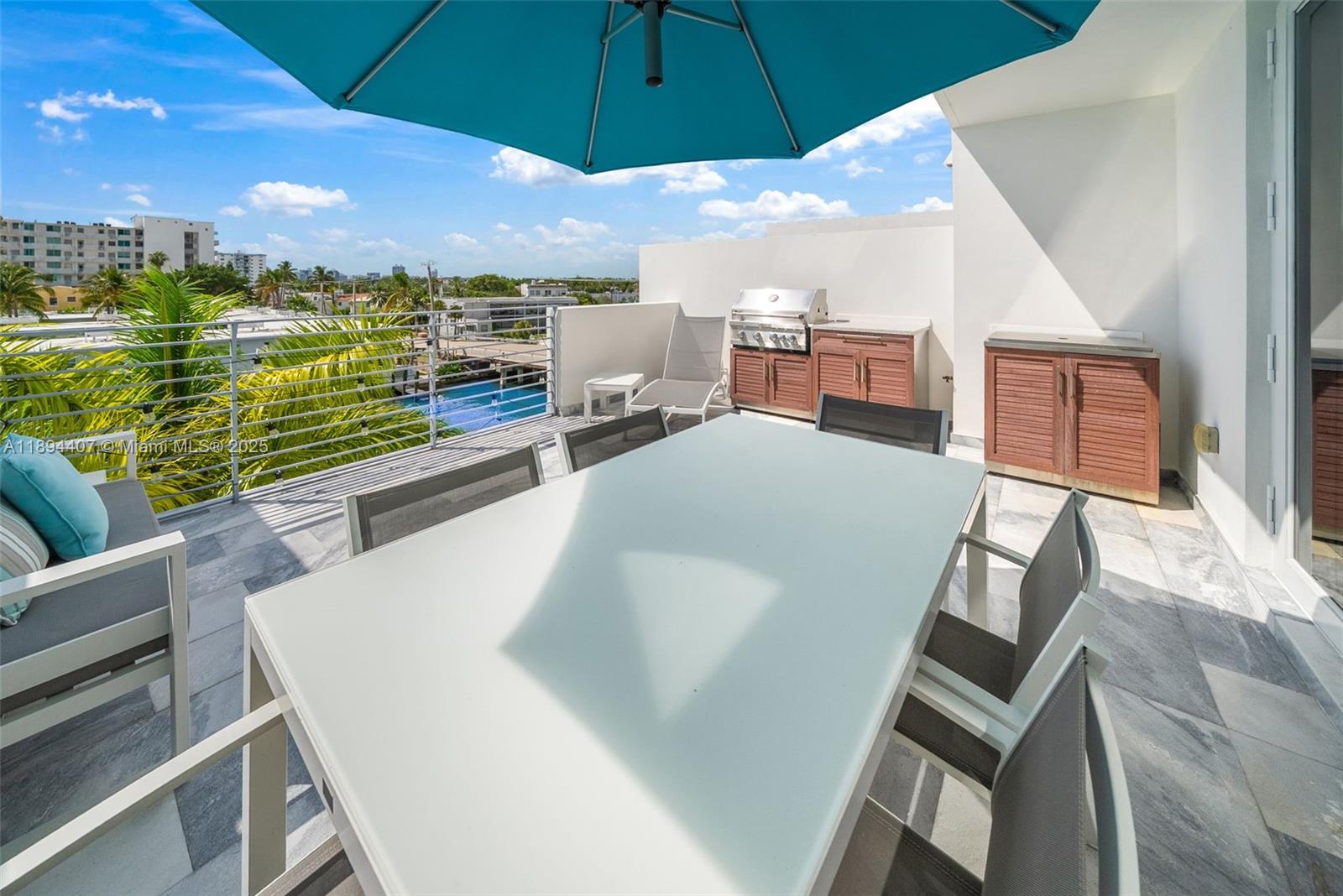 33 N Shore Dr # 33