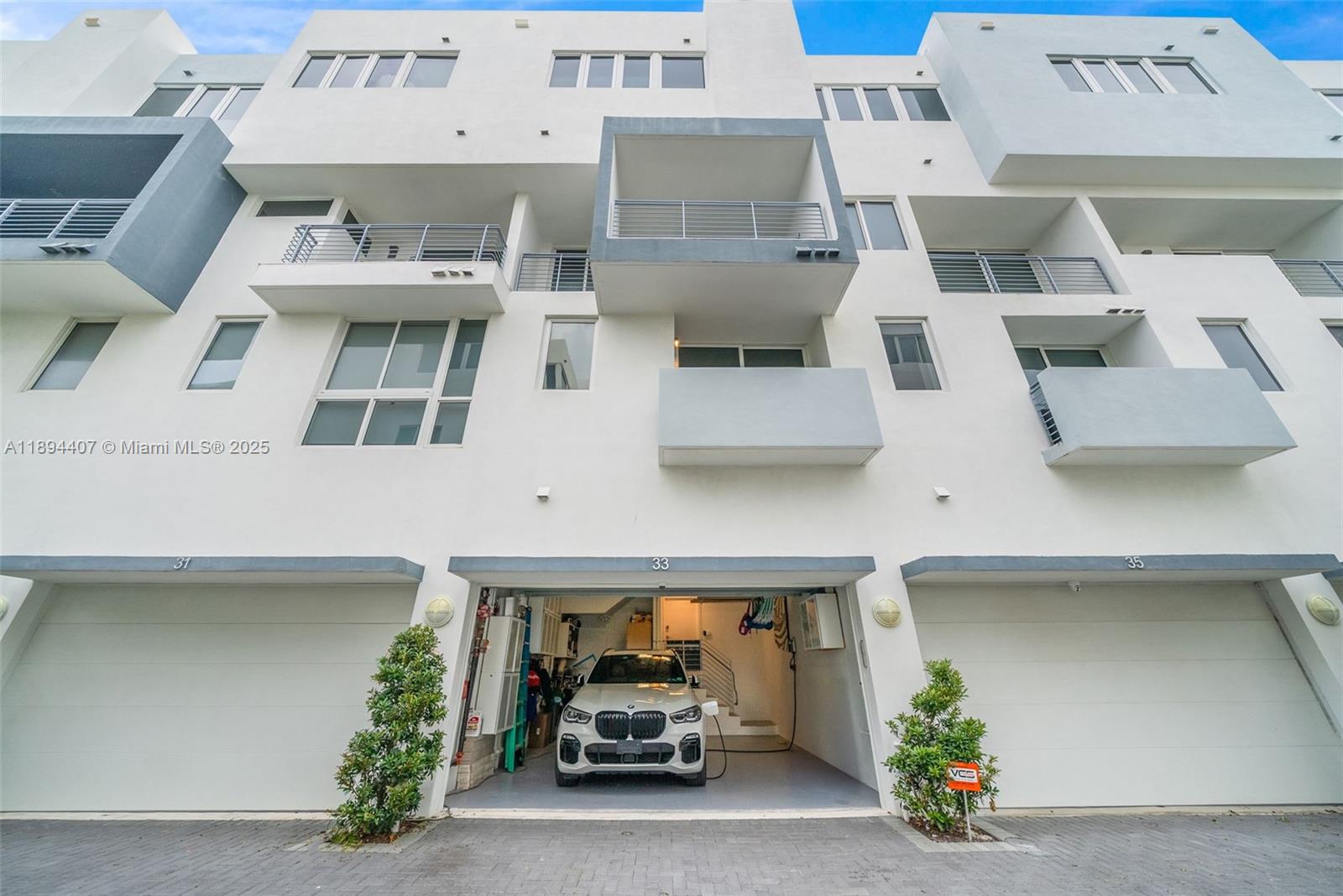 33 N Shore Dr # 33