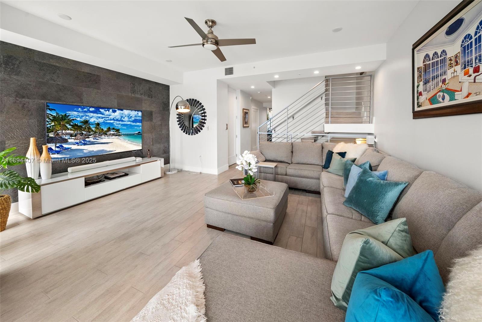 33 N Shore Dr # 33