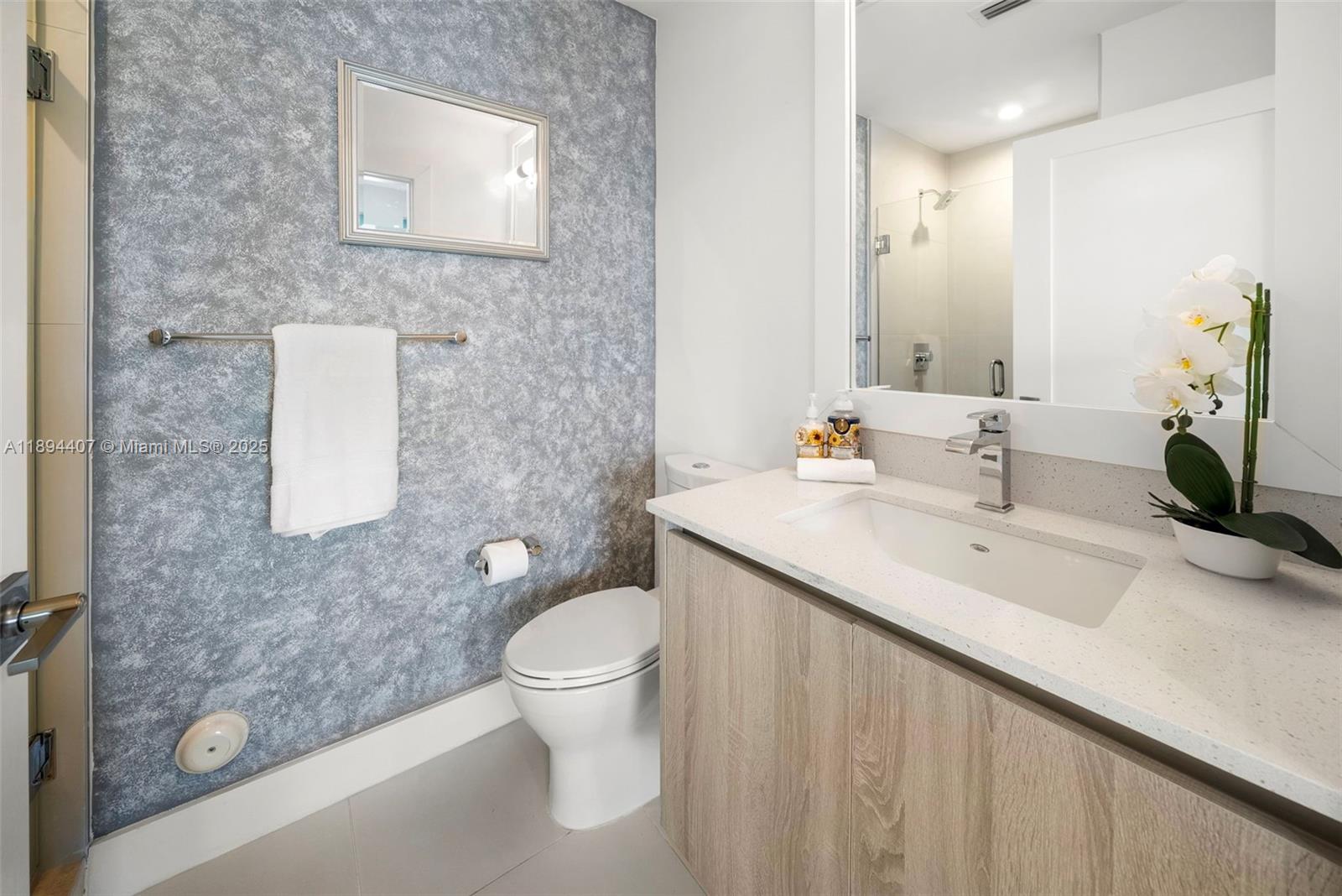33 N Shore Dr # 33