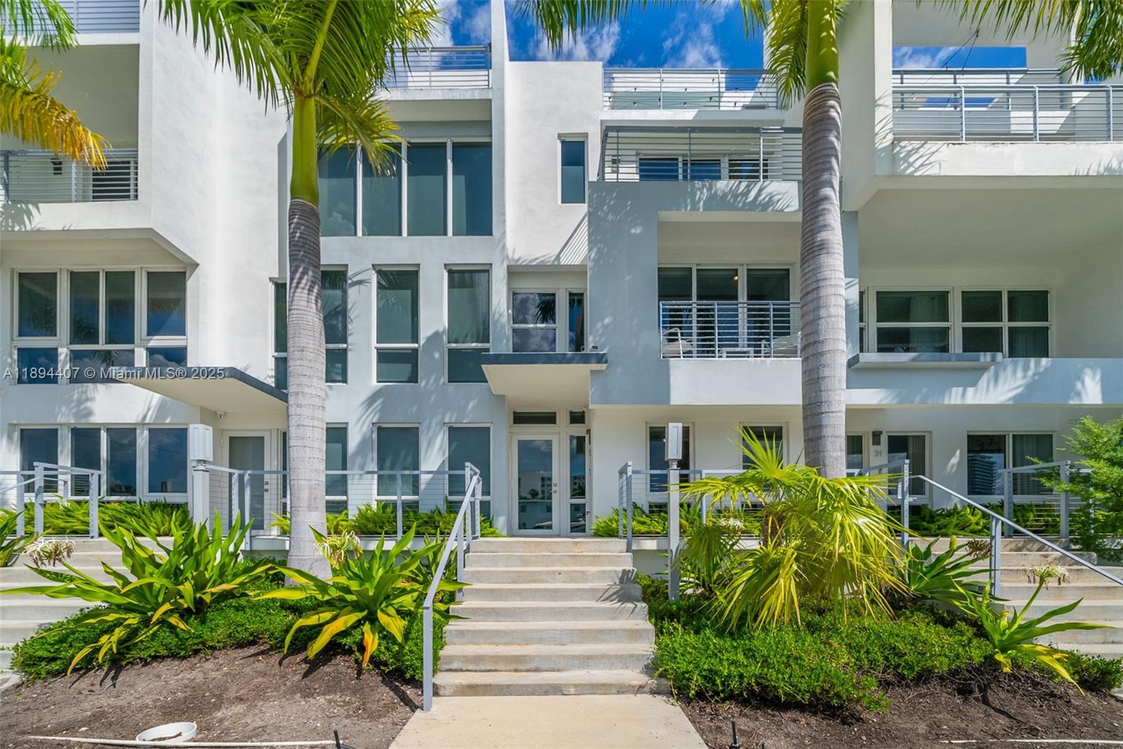 33 N Shore Dr # 33