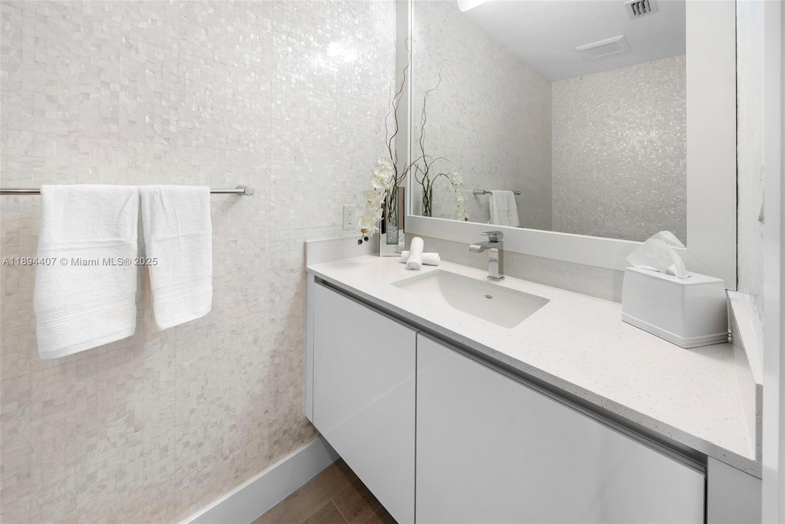 33 N Shore Dr # 33