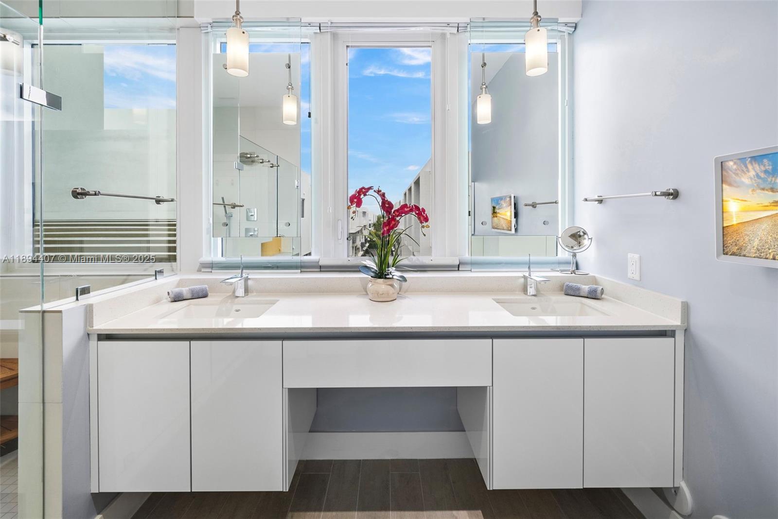 33 N Shore Dr # 33