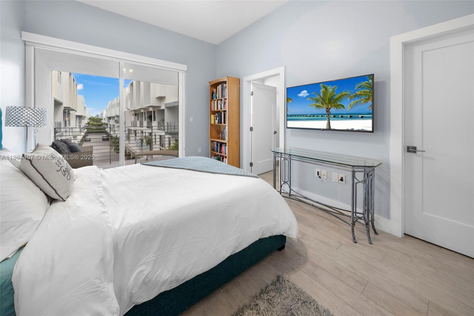 33 N Shore Dr # 33