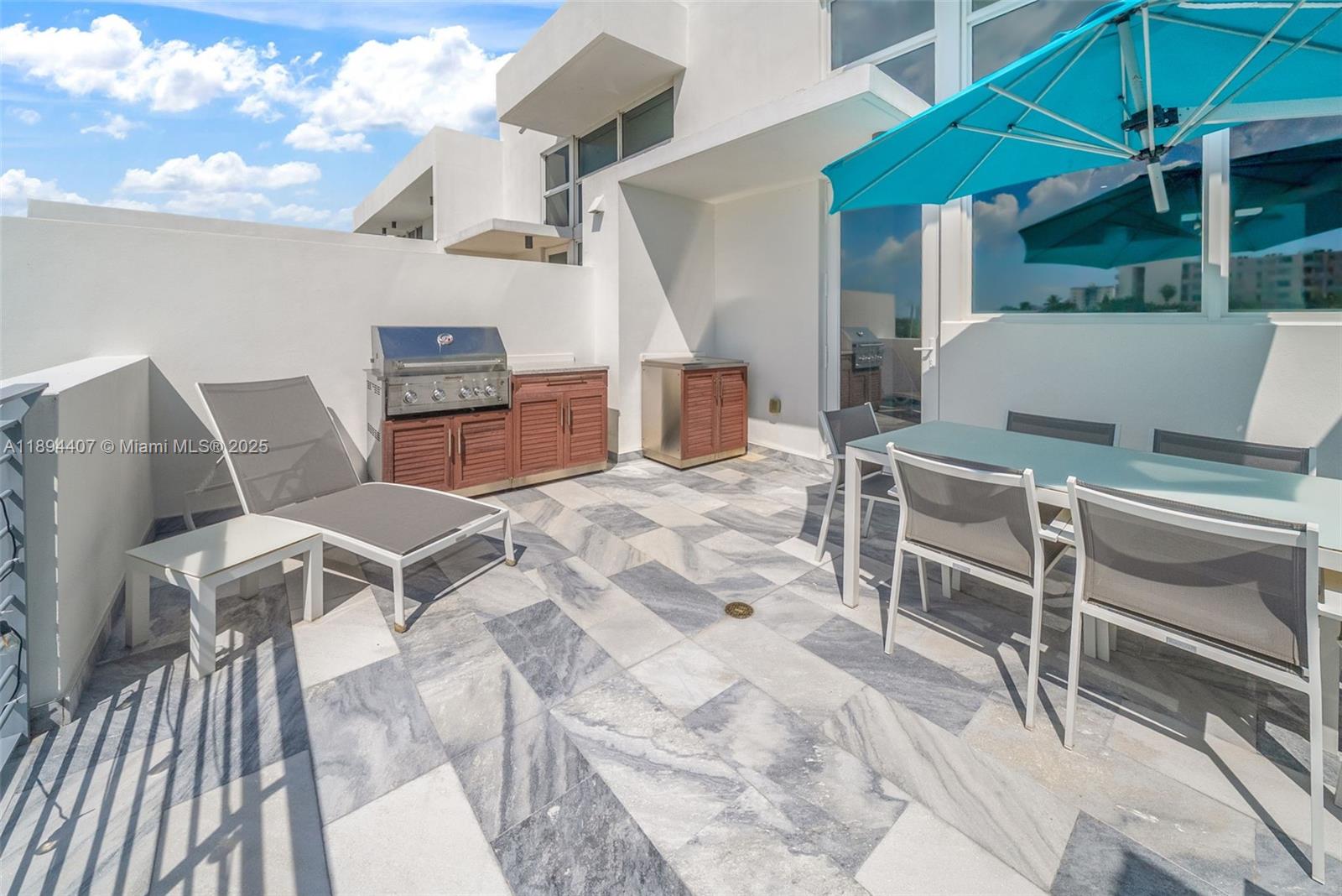33 N Shore Dr # 33