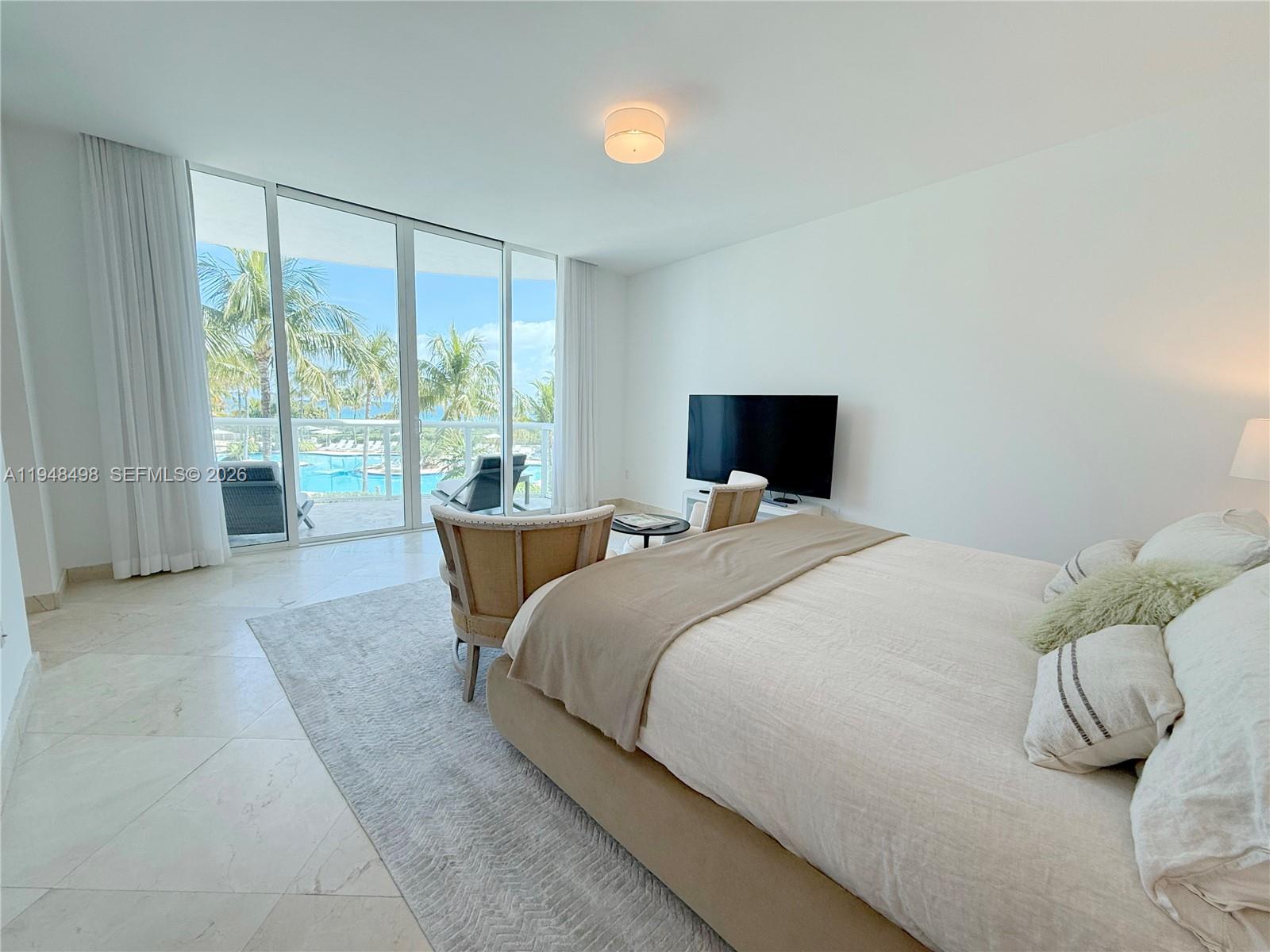 50 S Pointe Dr Unit: TWN2