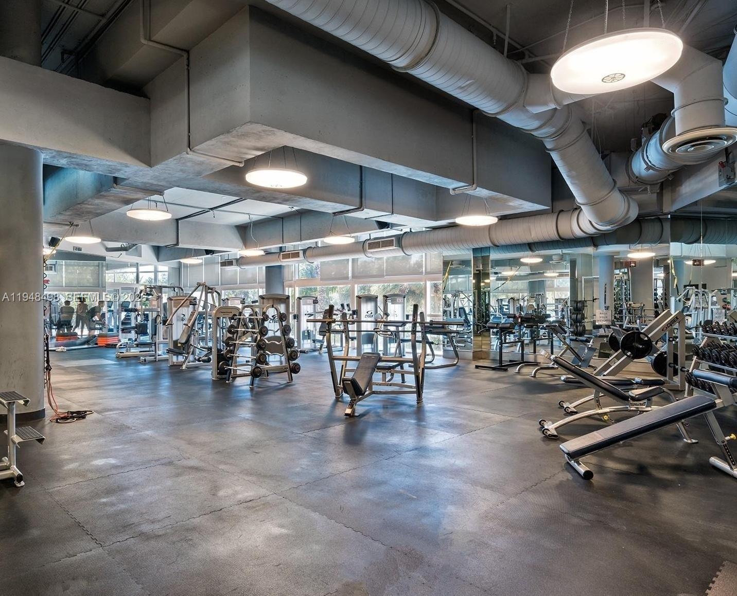 50 S Pointe Dr Unit: TWN2