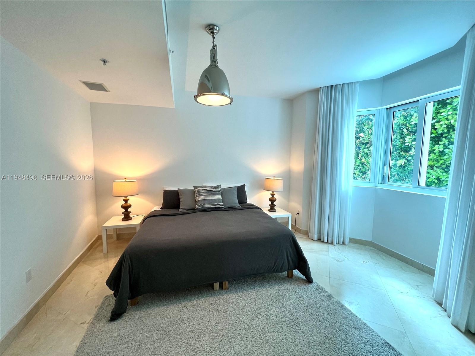 50 S Pointe Dr Unit: TWN2