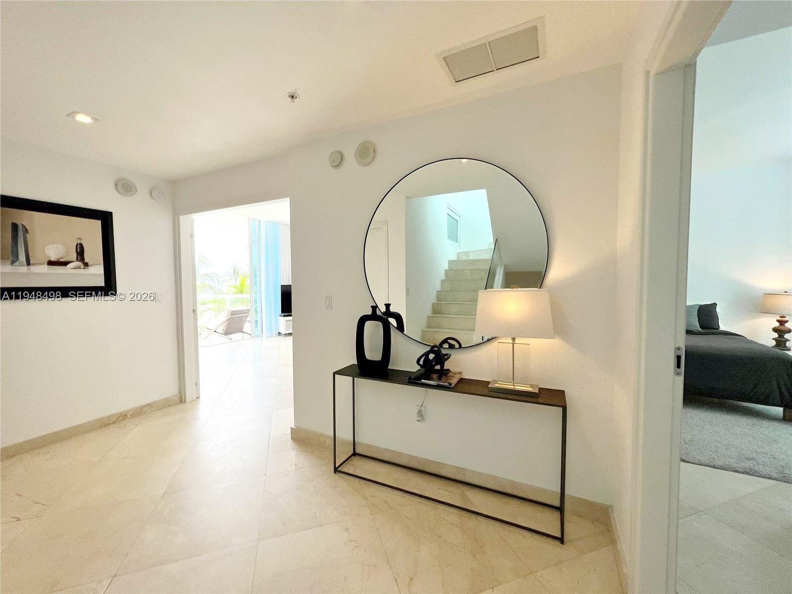 50 S Pointe Dr Unit: TWN2