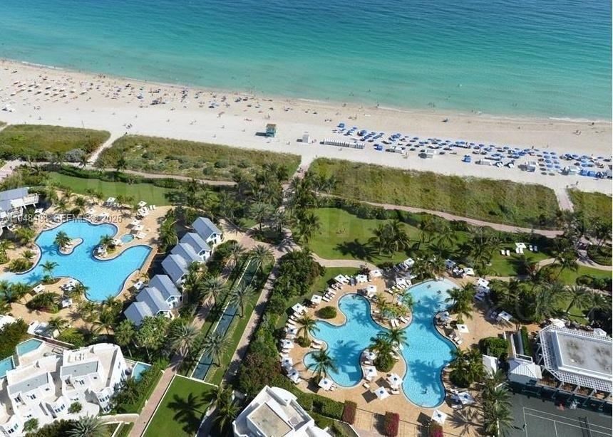 50 S Pointe Dr Unit: TWN2