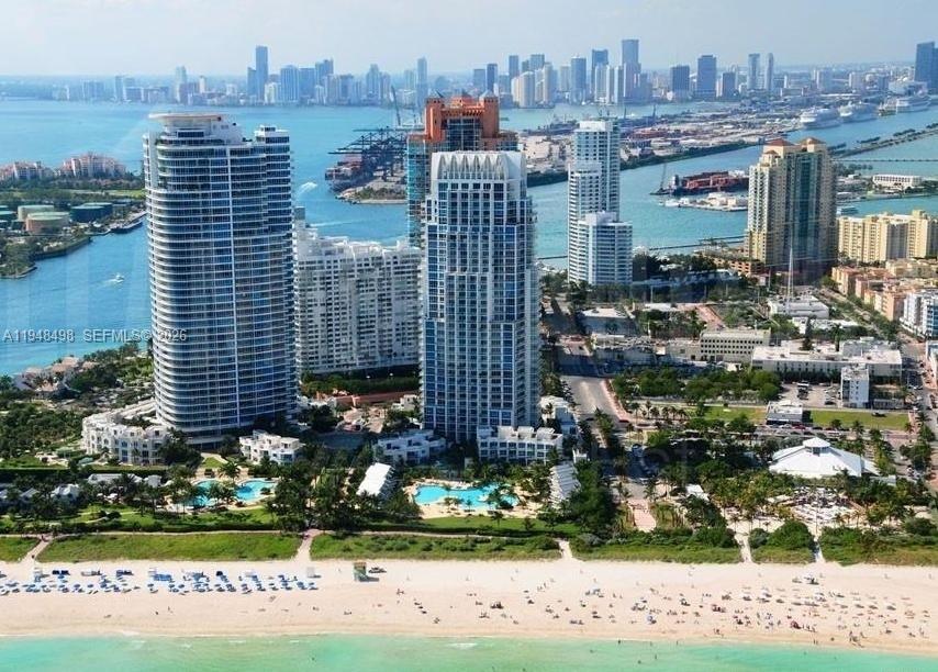 50 S Pointe Dr Unit: TWN2