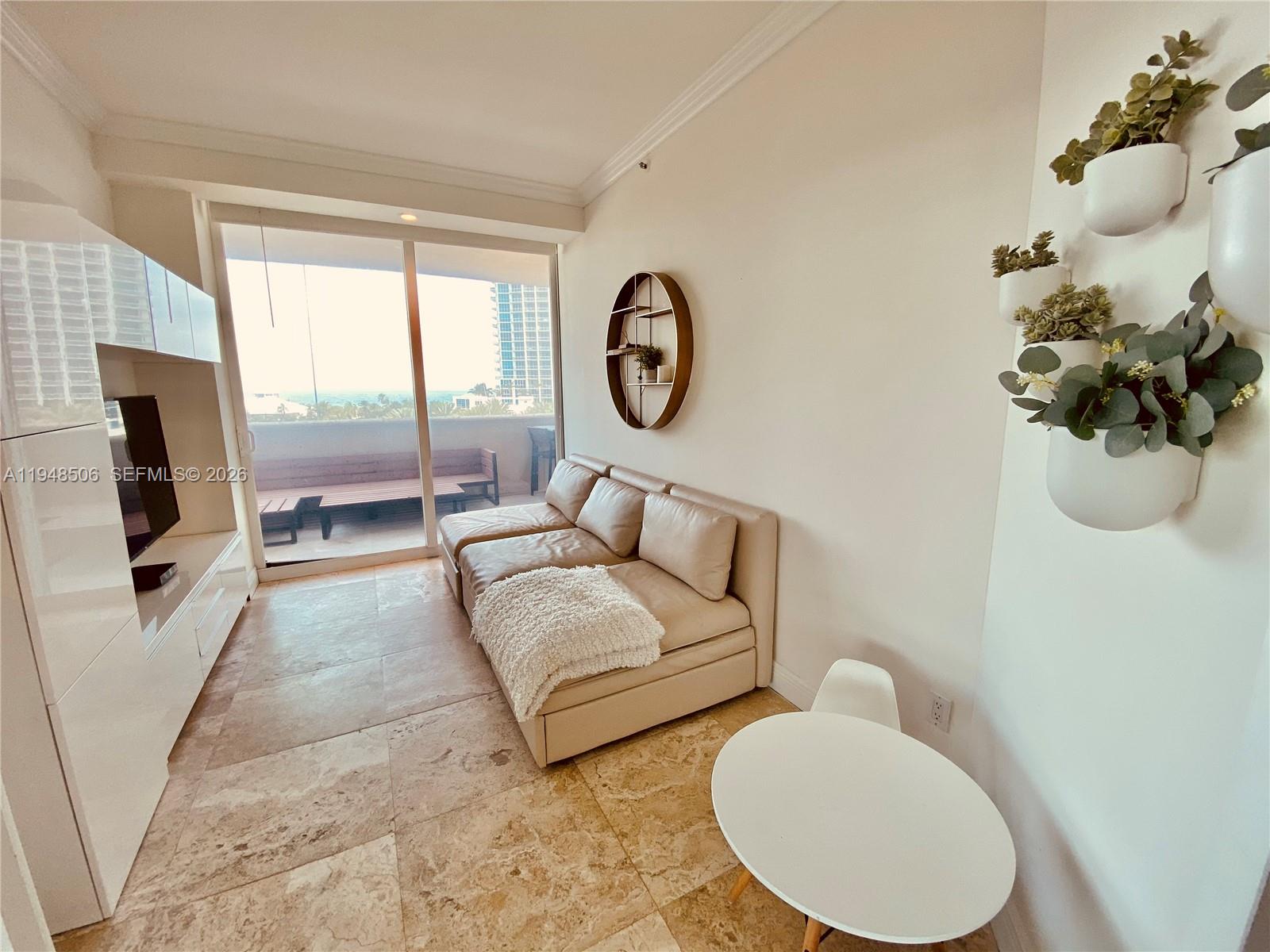 300 S Pointe Dr # 705