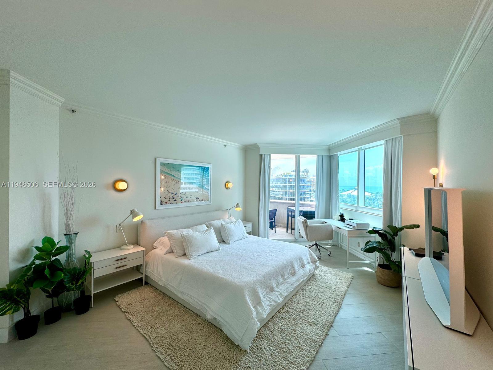 300 S Pointe Dr # 705