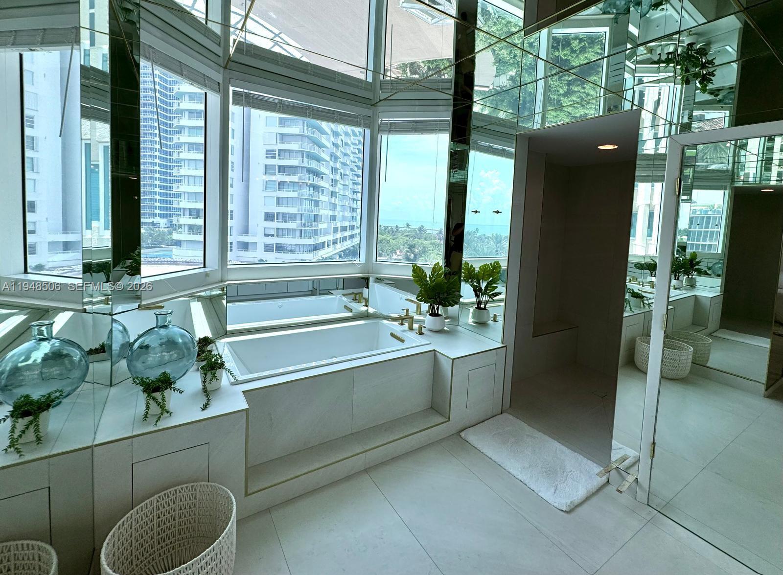 300 S Pointe Dr # 705