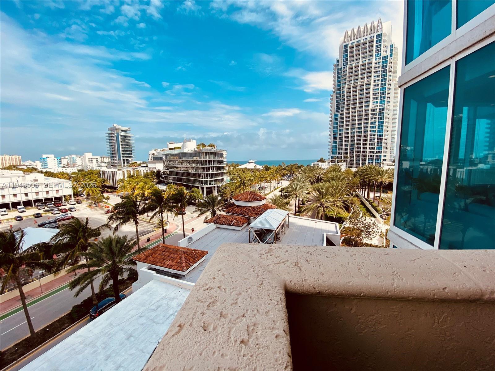 300 S Pointe Dr # 705