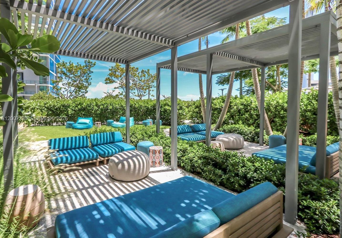 650 NE 32nd St # 1001