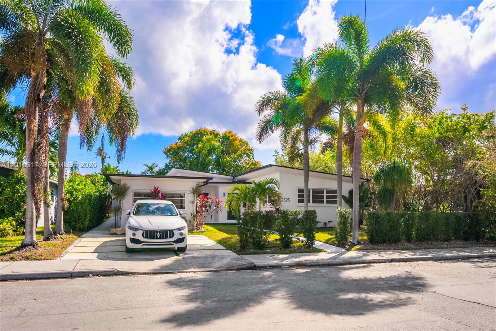7525 Adventure Ave