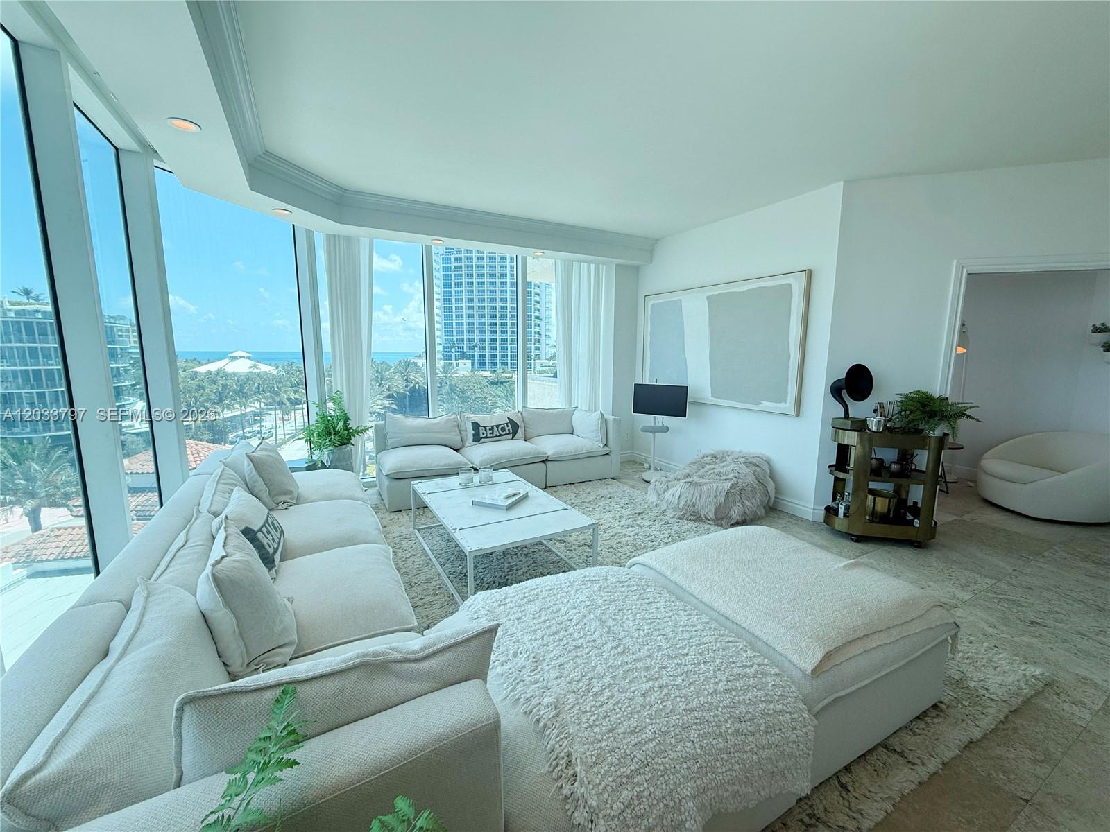 300 S Pointe Dr # 705