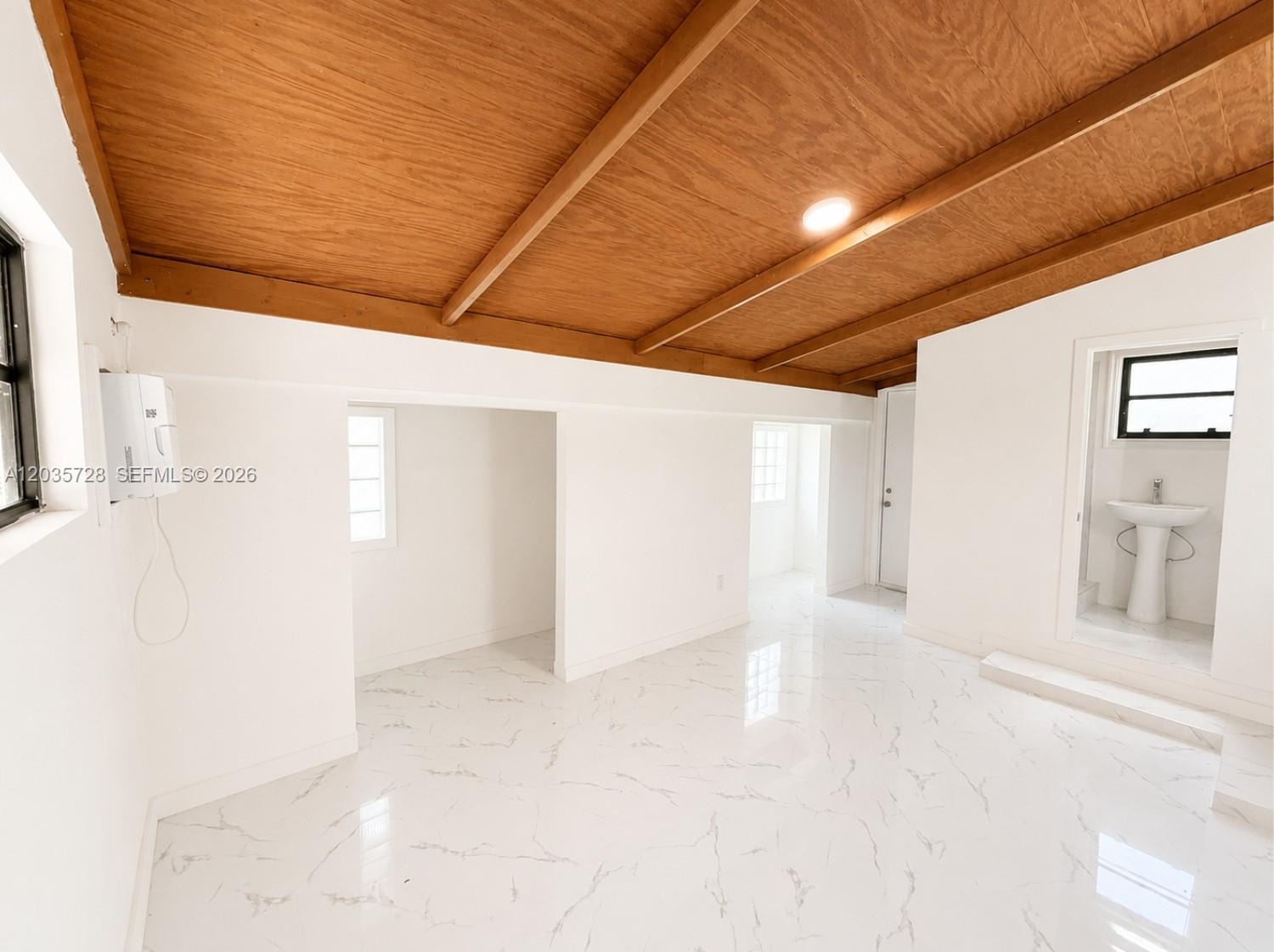 401 S Shore Dr