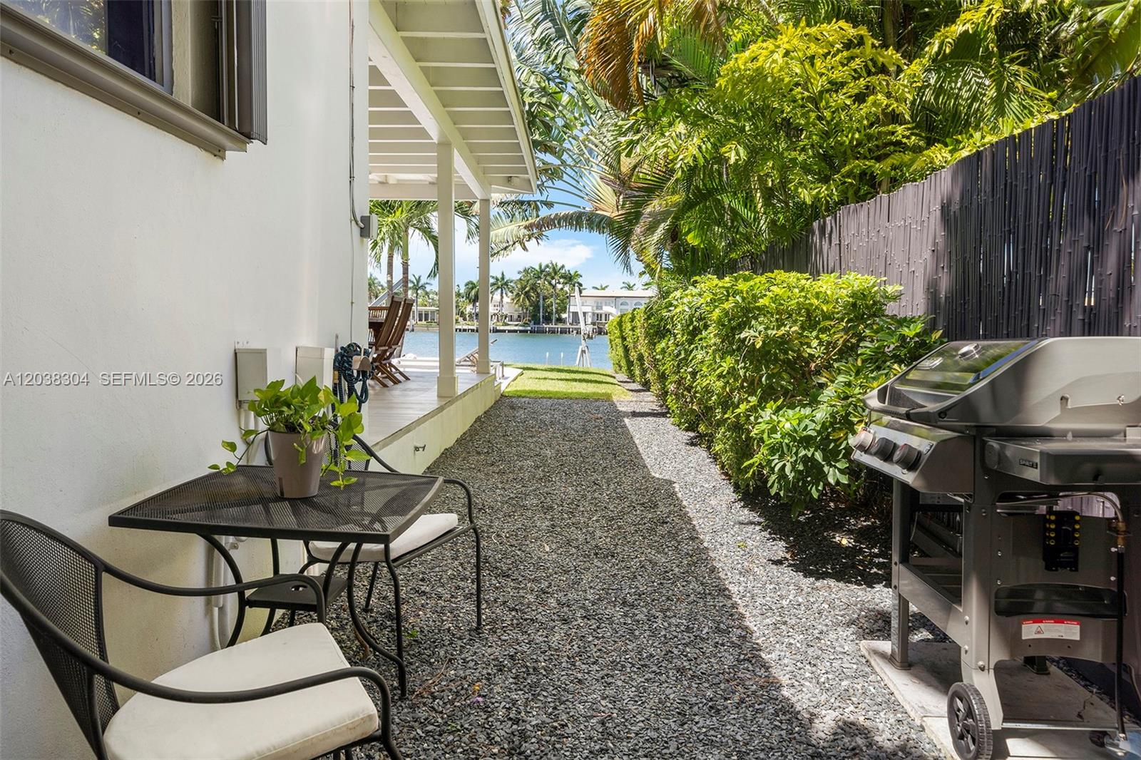 365 N Shore Dr